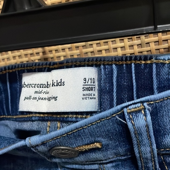 2 pairs of Abercrombie kids Jeans size 9/10 Short - Picture 5 of 10